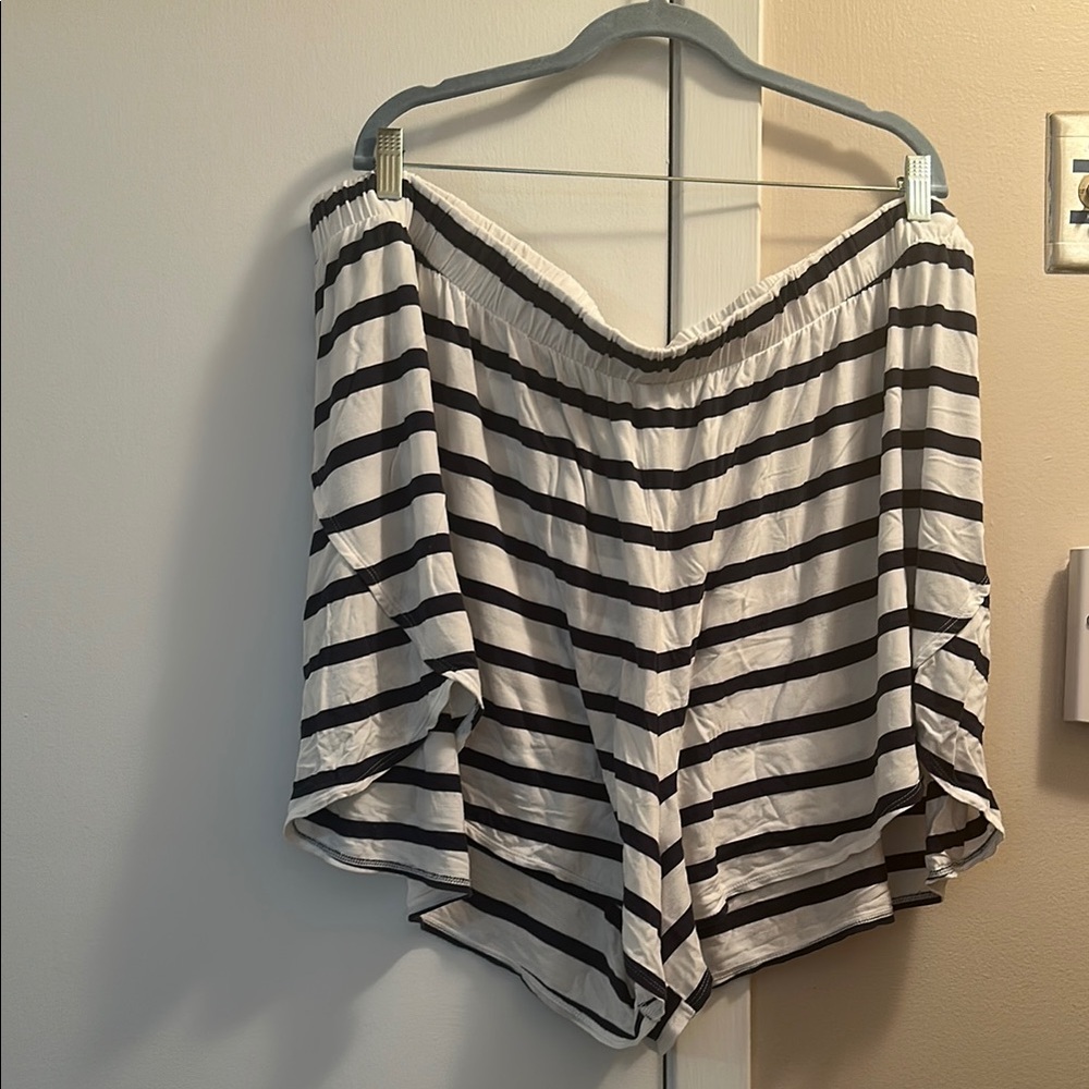 Old Navy Blue and White Pajama Set